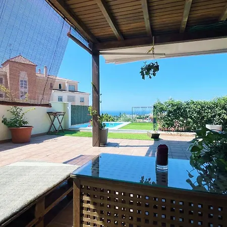 Gran Terraza Con Vistas Al Mar Y Piscina Apartment